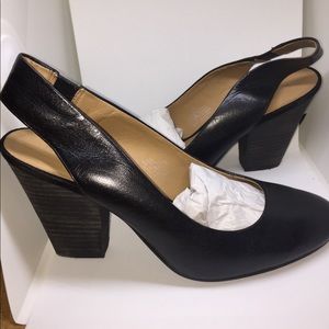 🏷 ( one for $12, 3 for $25) Nine West cool black heel